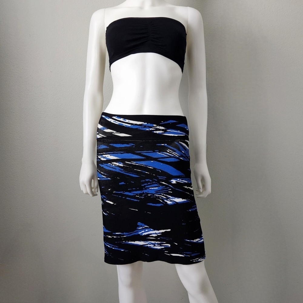 BCBGMaxAzria Sexy Fitted Stretch Pencil Skirt, Black Blue & White, Size Medium